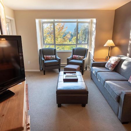 Whistler Town Plaza By Latour Hotels And Resorts Екстериор снимка