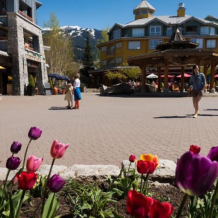 Whistler Town Plaza By Latour Hotels And Resorts Екстериор снимка