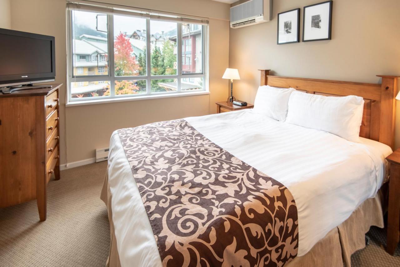 Whistler Town Plaza By Latour Hotels And Resorts Екстериор снимка