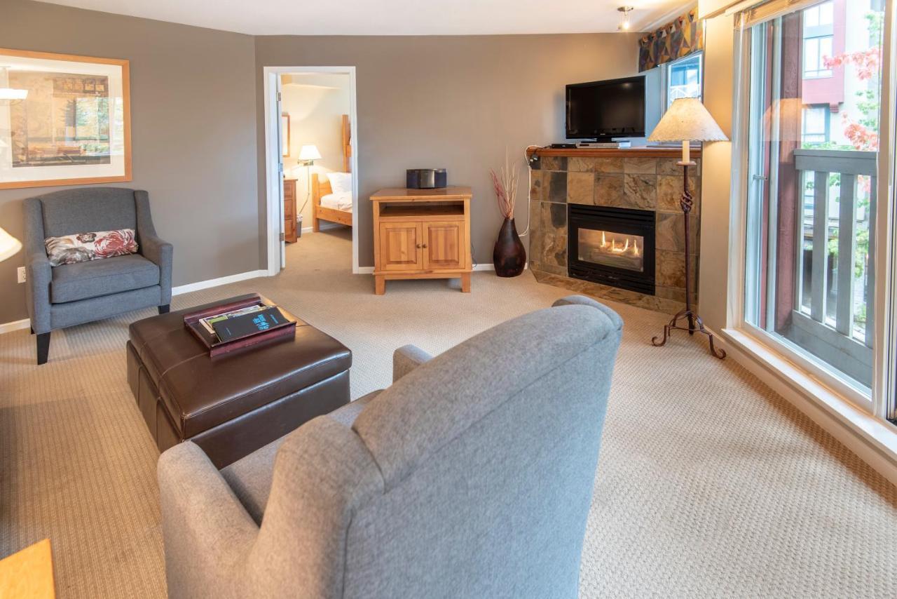 Whistler Town Plaza By Latour Hotels And Resorts Екстериор снимка