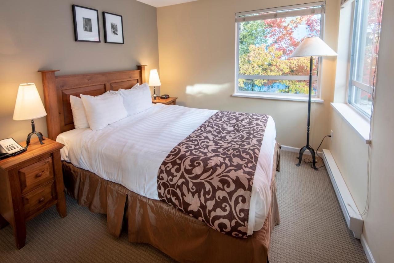 Whistler Town Plaza By Latour Hotels And Resorts Екстериор снимка